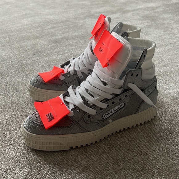 NWT Off-White
Off-Court 3.0 glitter high-top sneakers Women Size 36 - Picture 2 of 11